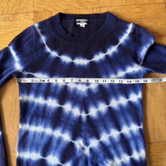 J Crew XS Cashmere Tie Dye Crewneck Sweater Pullover Blue White - Picture 4 of 5